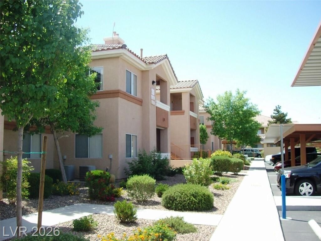 Property Photo: 1050 East Cactus Avenue 1101 NV 89183