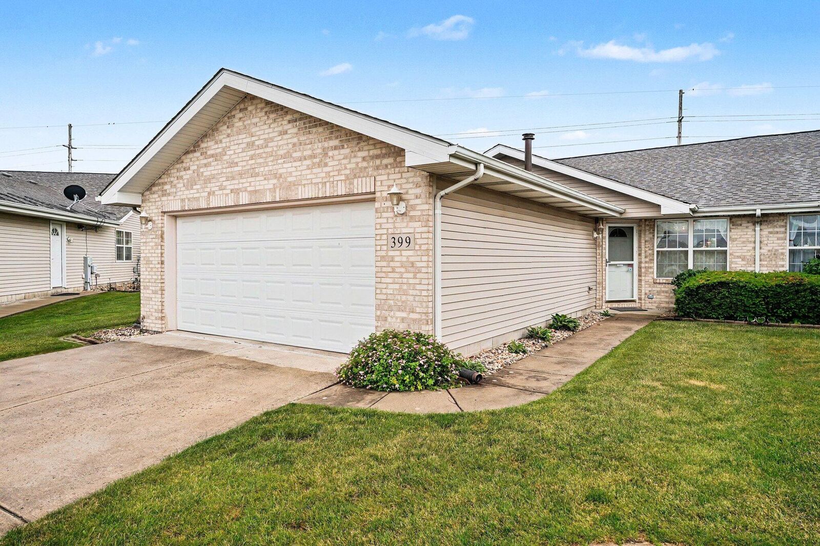 Property Photo:  399 Golden Oak Court  IN 46307 