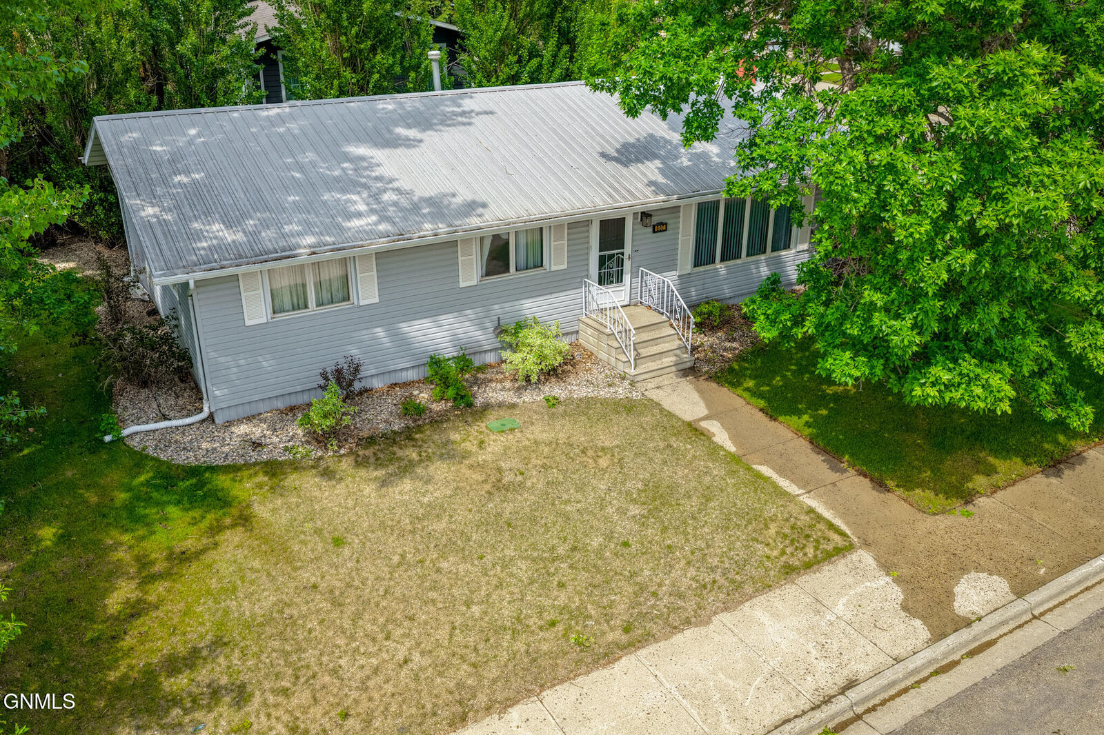 Property Photo:  807 20th Street E  ND 58801 