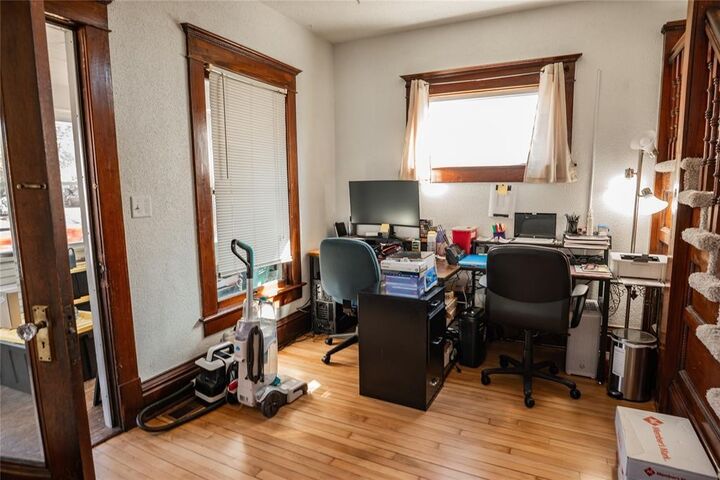 Property Photo:  903 Morton Avenue  IA 50316 