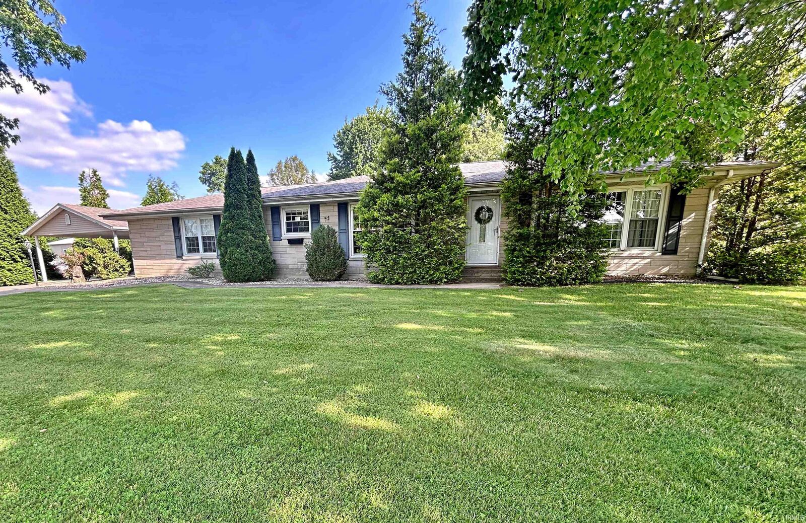 Property Photo:  1125 W Broadway Street  IN 47553 