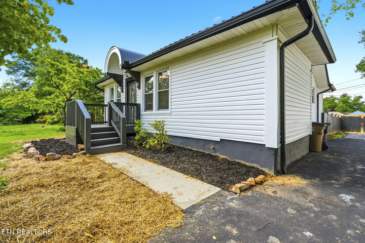 Property Photo: 3317 Monmouth St TN 37917