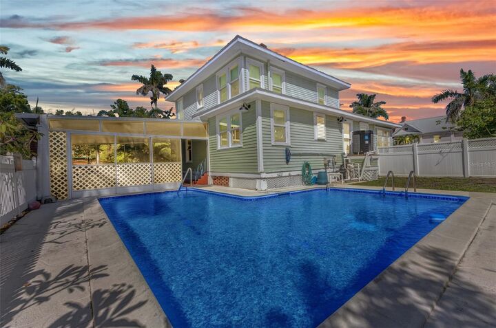 Property Photo:  415 W Marion Avenue  FL 33950 