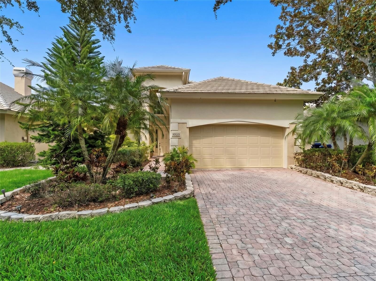 Property Photo: 10513 Holly Crest Drive FL 32836