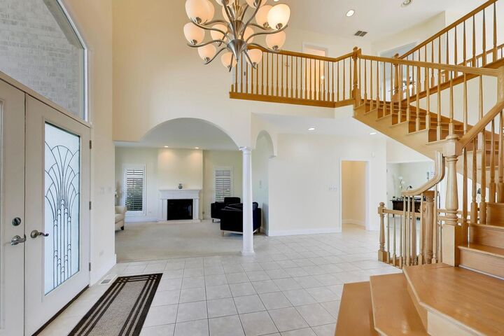 Property Photo:  