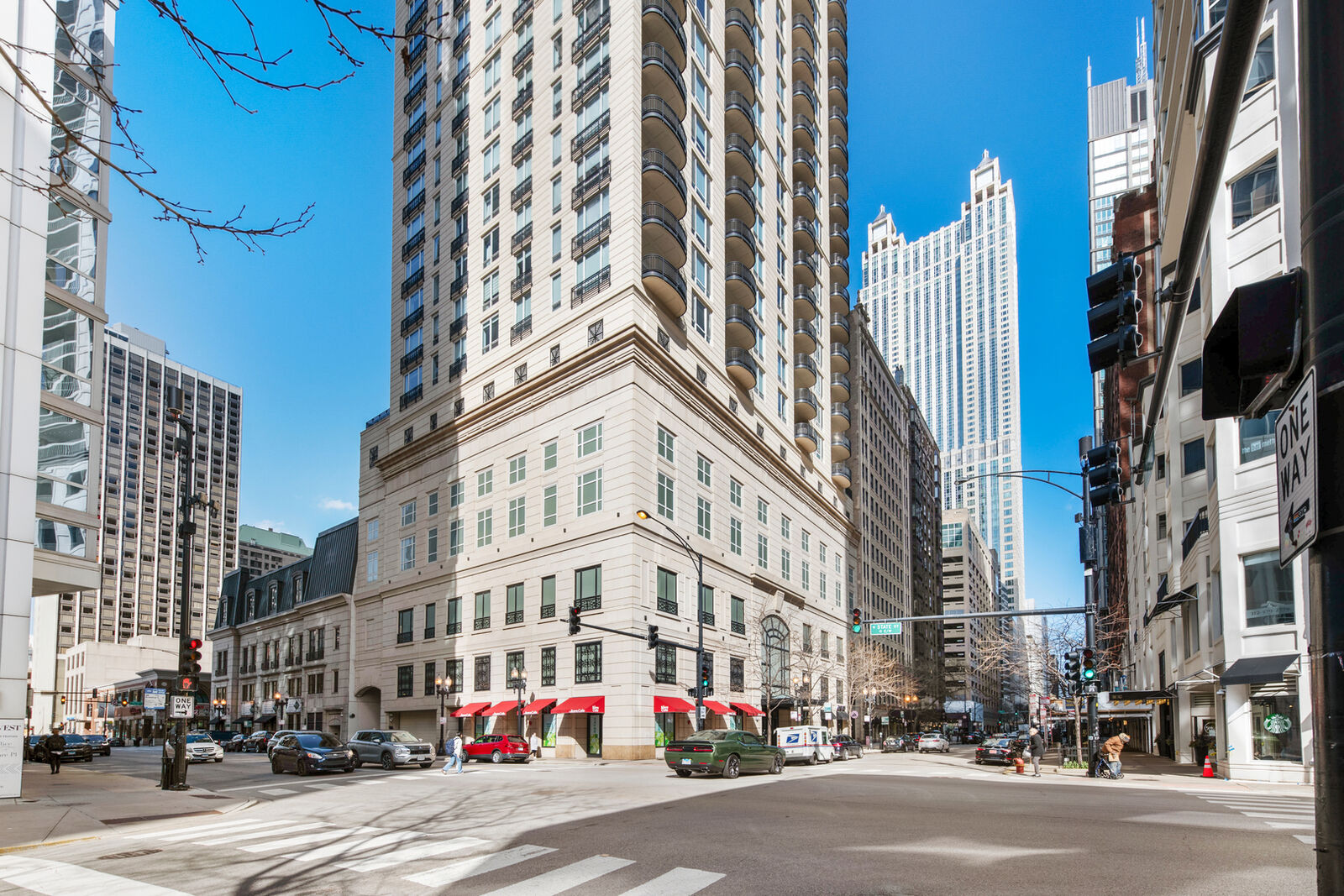 Property Photo: 10 E Delaware Place 25B IL 60611