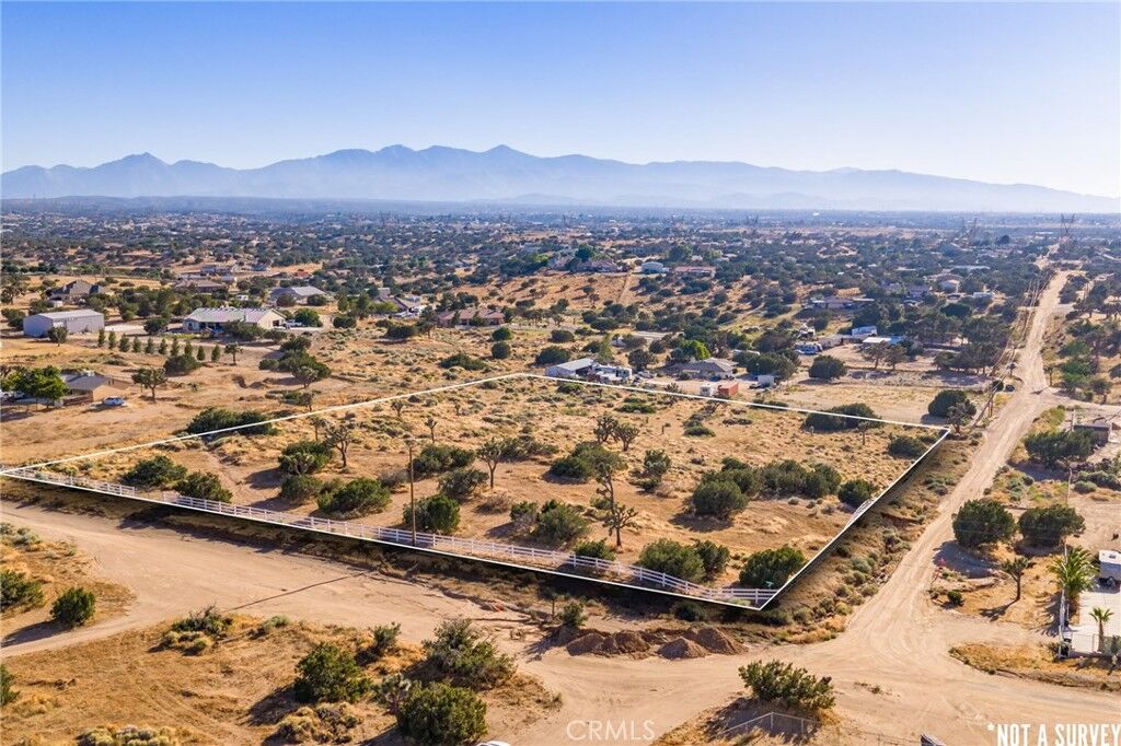 Property Photo:  1 Hollister Road  CA 92344 