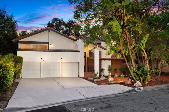 Property Photo:  1049 Don Alvarado  CA 91006 