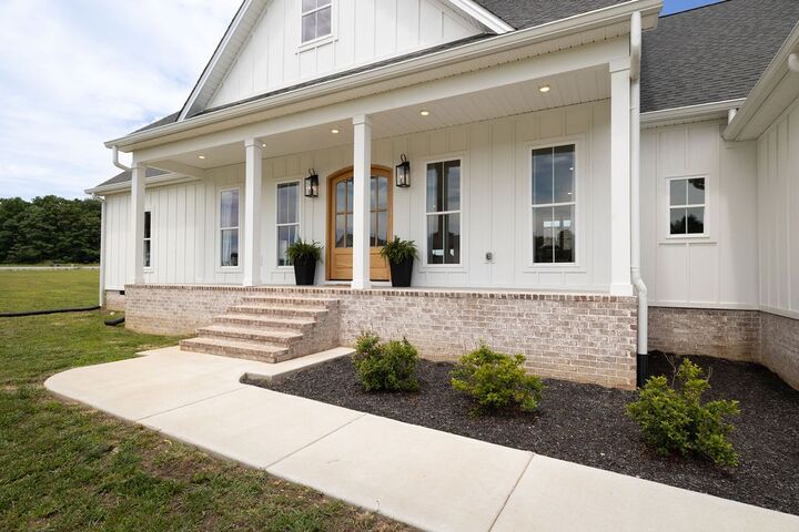 Property Photo: 134 Hurst Dr TN 38468