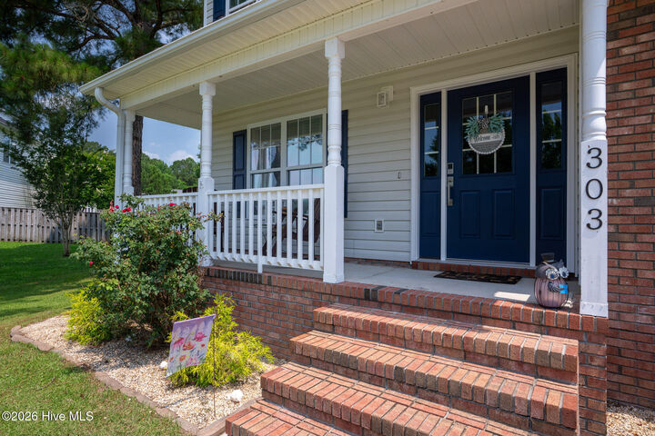 Property Photo:  303 E Regent Court  NC 28546 