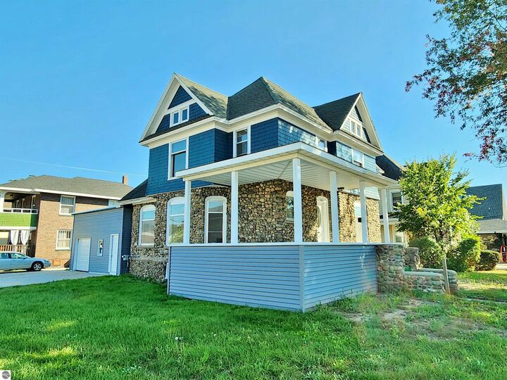 Property Photo:  236 E Center Street  MI 48801 