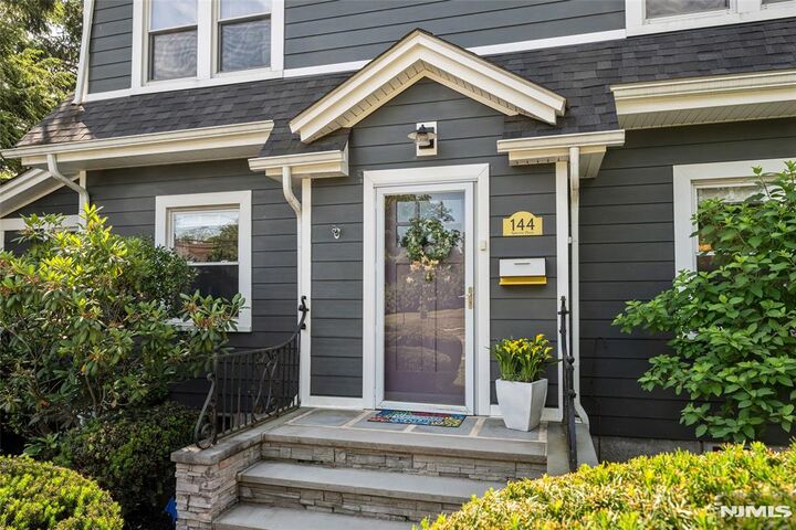 Property Photo:  144 Spencer Place  NJ 07450 