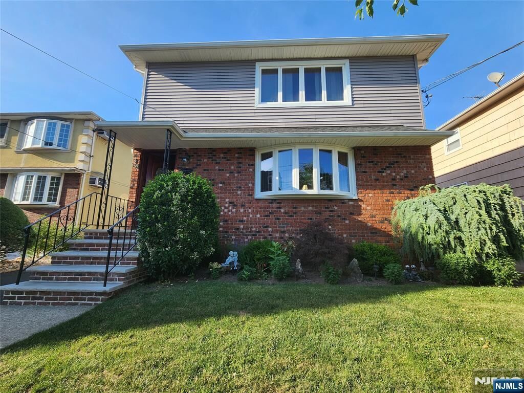 Property Photo:  34 Hilton Street  NJ 07109 
