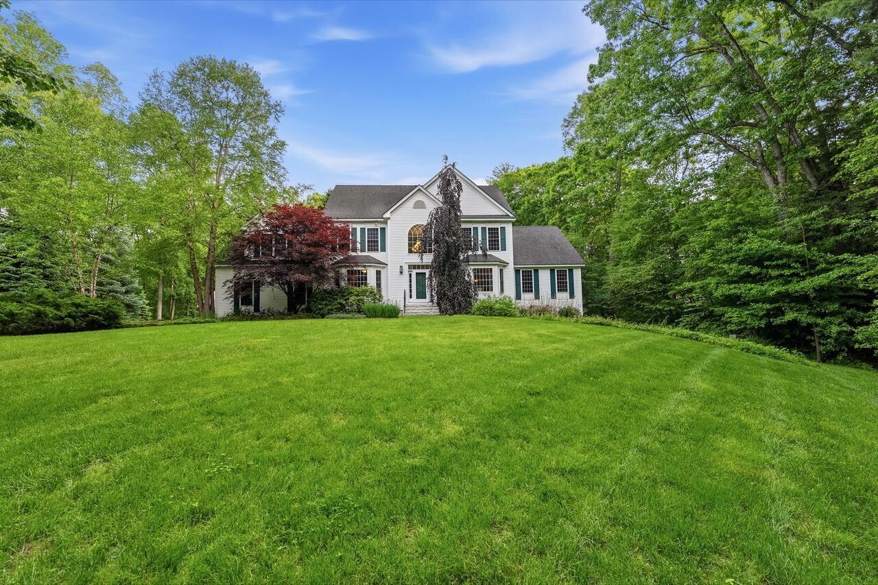 Property Photo:  10 Cristy Road  NH 03087 