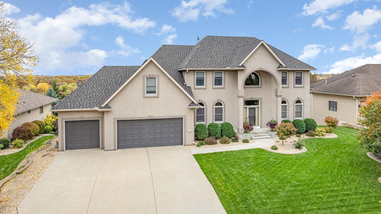 Property Photo:  2210 Lancaster Avenue NE  MN 55376 