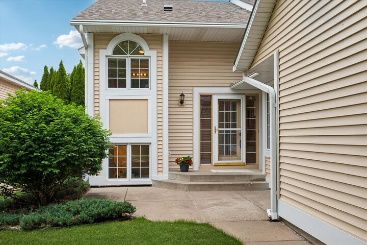 Property Photo: 808 Winterberry Drive MN 55125