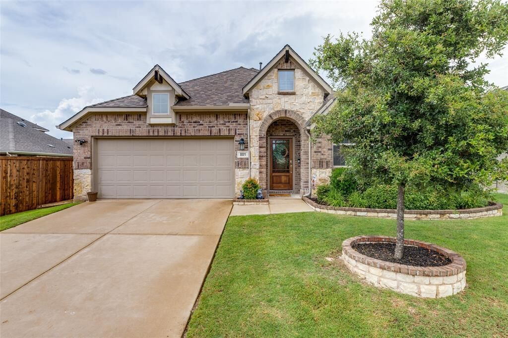 Property Photo: 801 Susan Street TX 75409