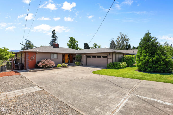 Property Photo:  1769 Serenity Drive  OR 97504 