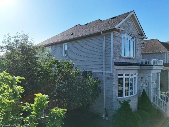 Property Photo: 512 Terrington Crescent ON N2P 0B9