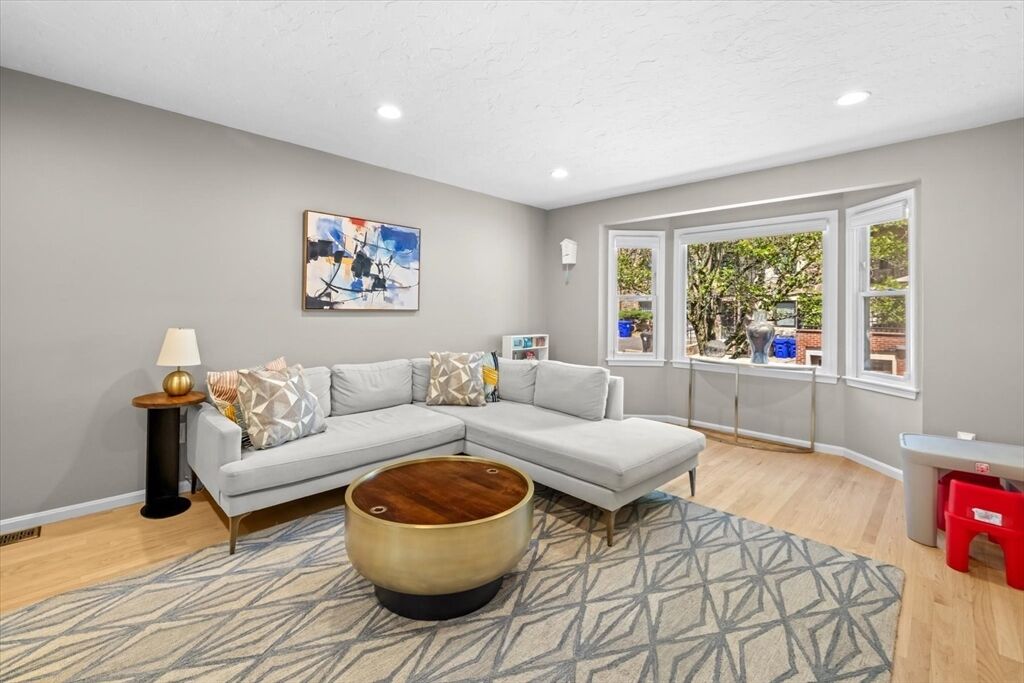 Property Photo:  48 Regent Circle 48  MA 02445 
