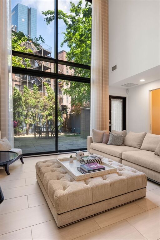 Property Photo:  109 Chandler St 1  MA 02116 