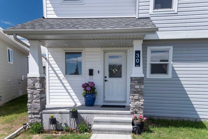 Property Photo:  30 Cascade Street  AB T4M 0A8 