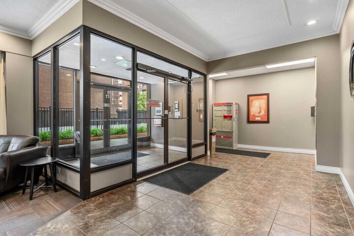 Property Photo:  1330 15 Avenue SW 405  AB T3C 3N7 
