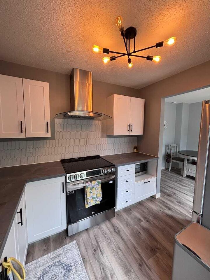Property Photo: 111 Columbia Place W AB T1K 5A8