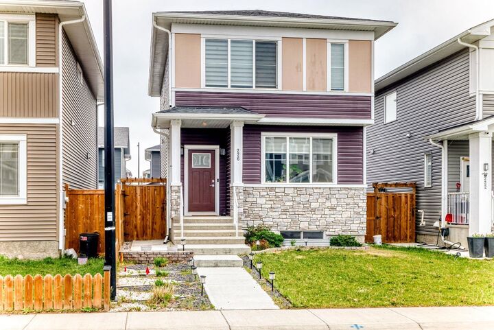 226 Chelsea Heath — photo 1