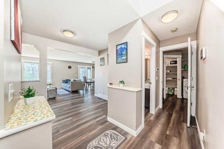 Property Photo:  442 Citadel Drive NW  AB T3G 4Z1 