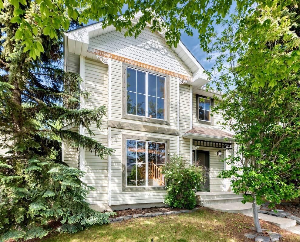 Property Photo:  105 Tuscany Way NW  AB T3L 2A4 