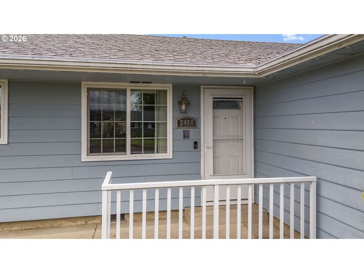 Property Photo:  
