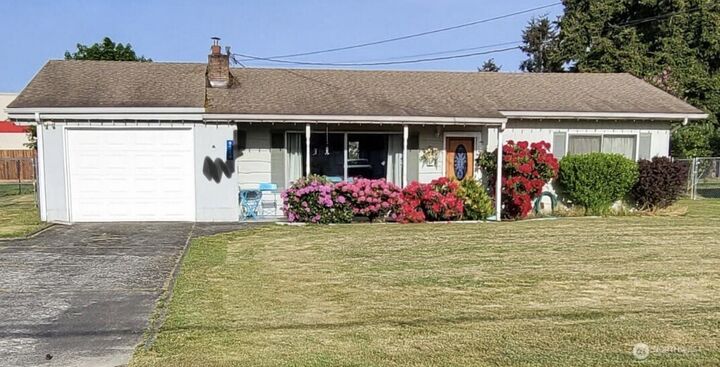 Property Photo:  9314  44th Drive NE  WA 98270 