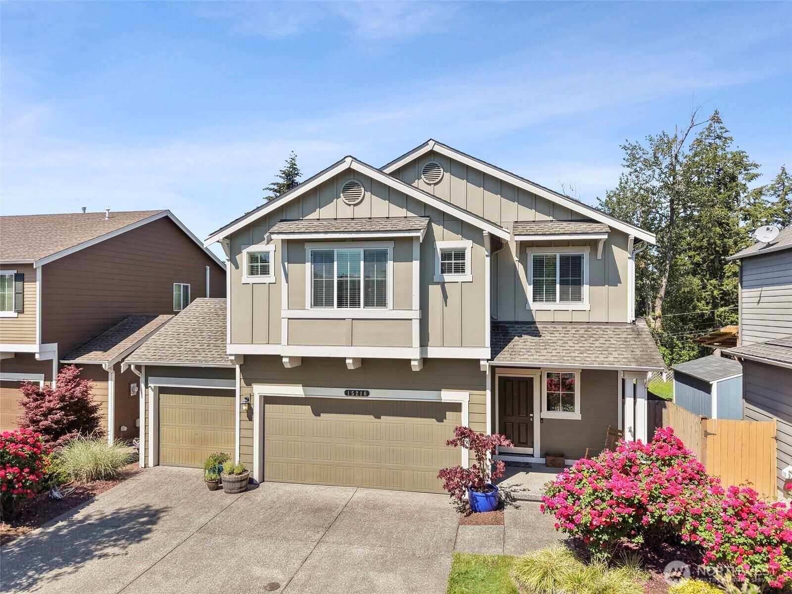 Property Photo: 15216 79th Avenue E WA 98375