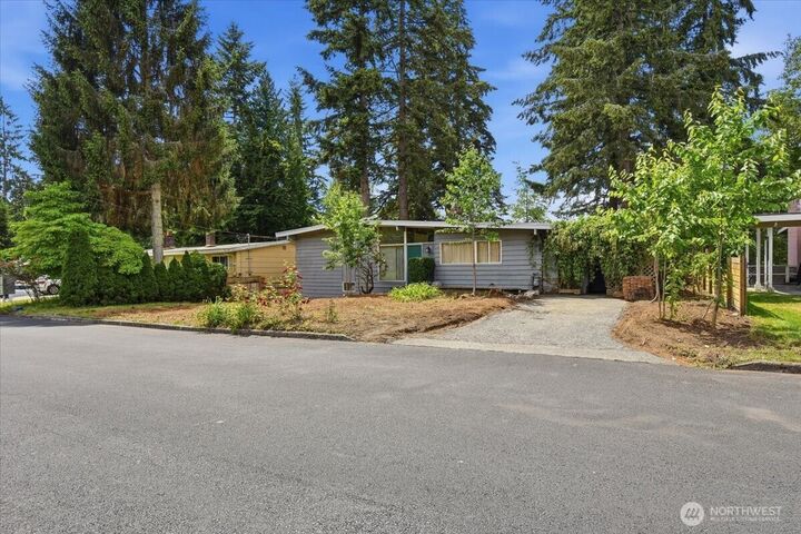 Property Photo:  1511  143rd Avenue SE  WA 98007 