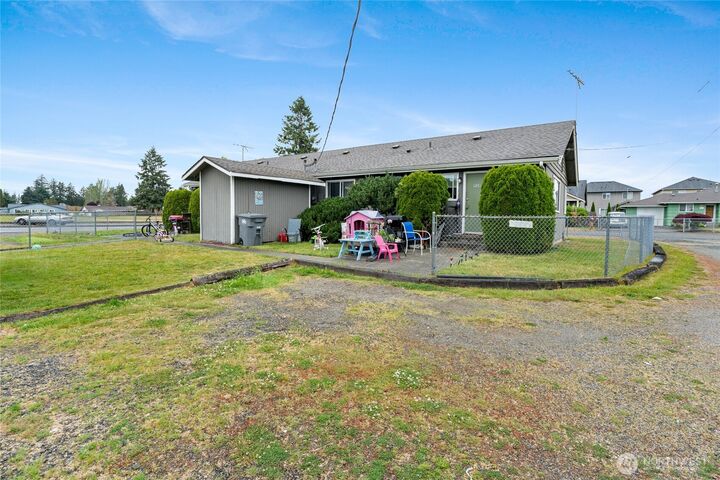 Property Photo: 922 134th Street Ct S WA 98444
