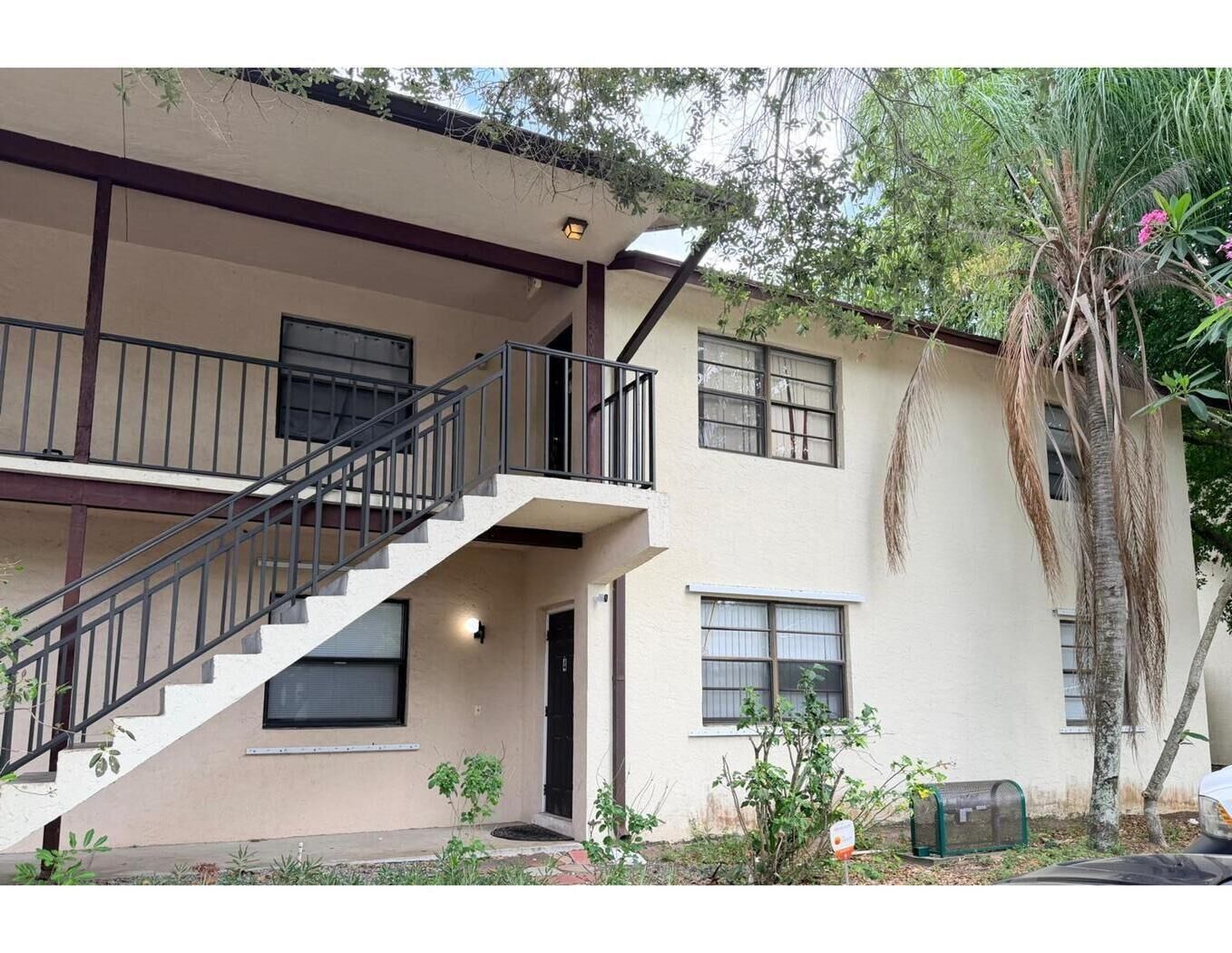 Property Photo:  3303 Kirk Road 4  FL 33461 