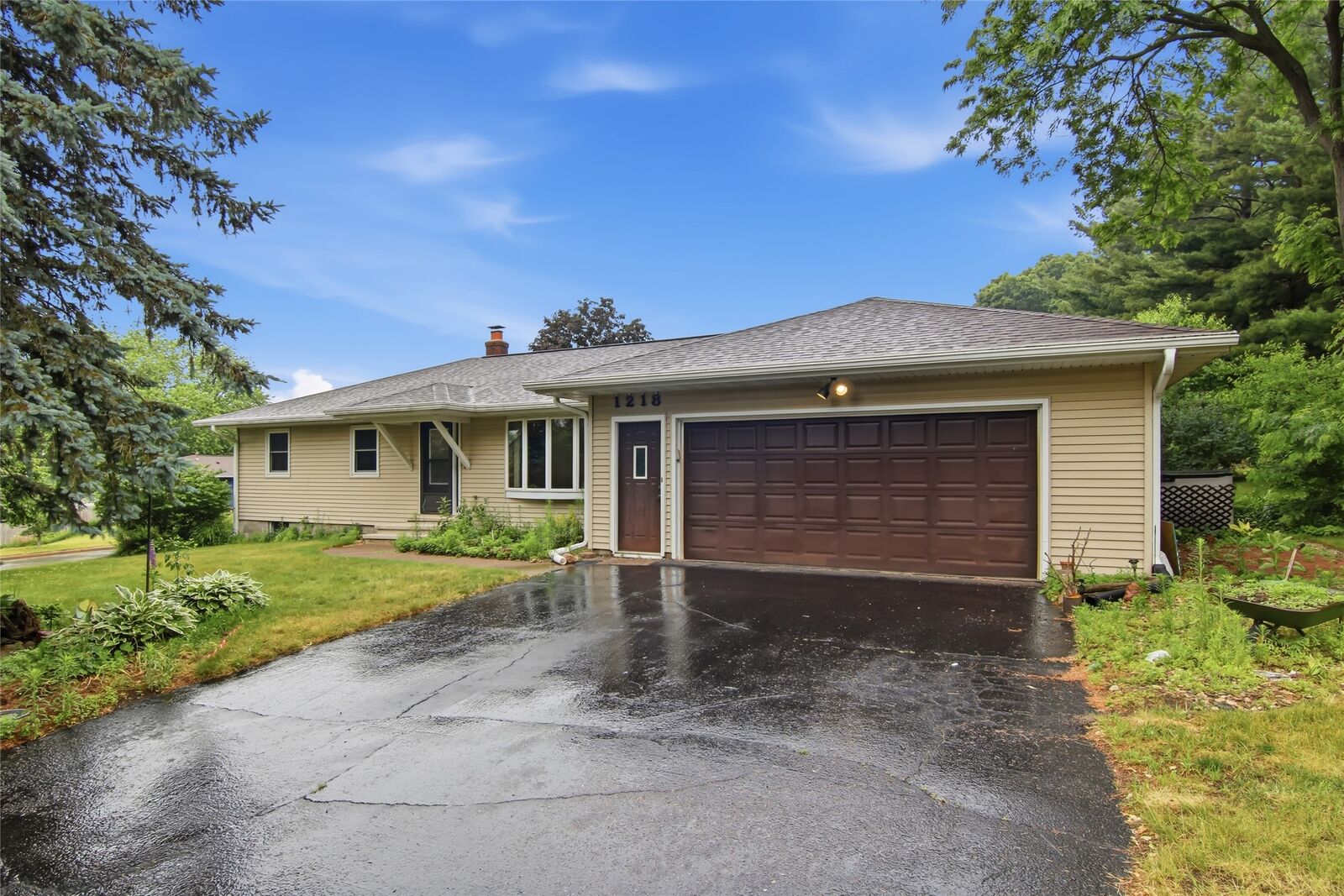 Property Photo: 1218 Raedel Road WI 54703
