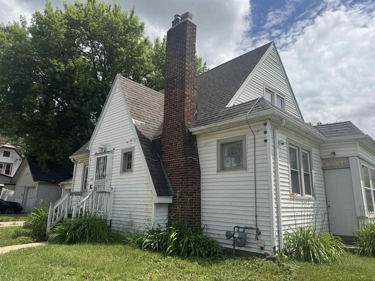 Property Photo:  1402 Henry Avenue  WI 53511 