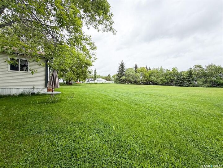 Property Photo:  501 7th Avenue E  SK S9X 1X9 