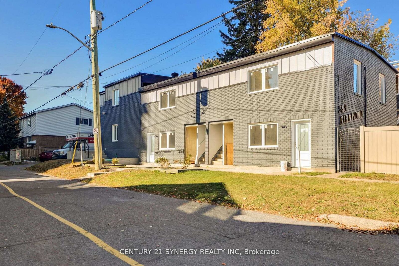 Property Photo:  598 Kirkwood Avenue 4  ON K1Z 5X4 