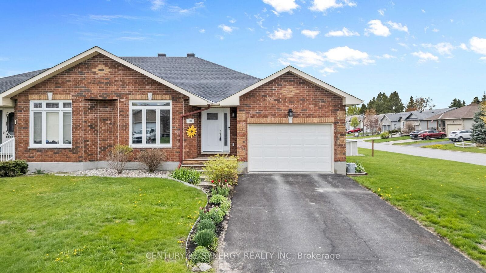 Property Photo:  104 Templeton Court  ON K0G 1J0 