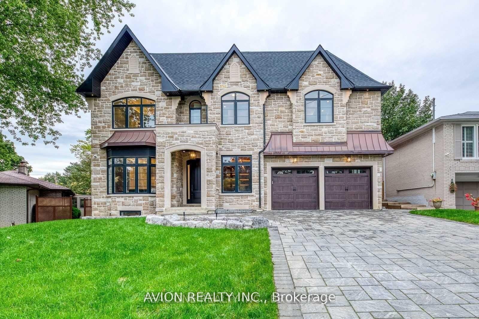 Property Photo: 3 Sutcliffe Drive ON M2K 2A5