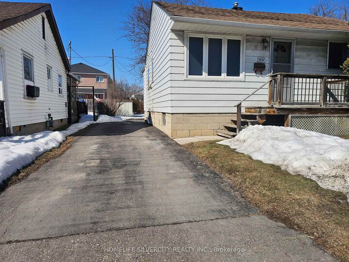 Property Photo:  3067 Churchill Avenue  ON L4T 1R4 