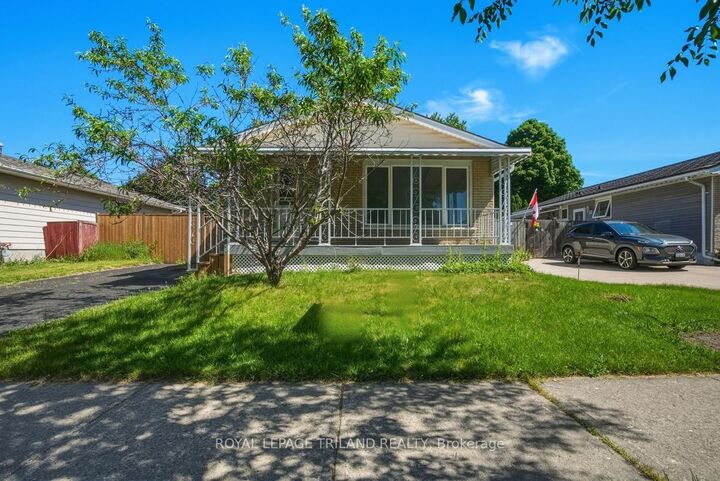 77 Renny Crescent — photo 1