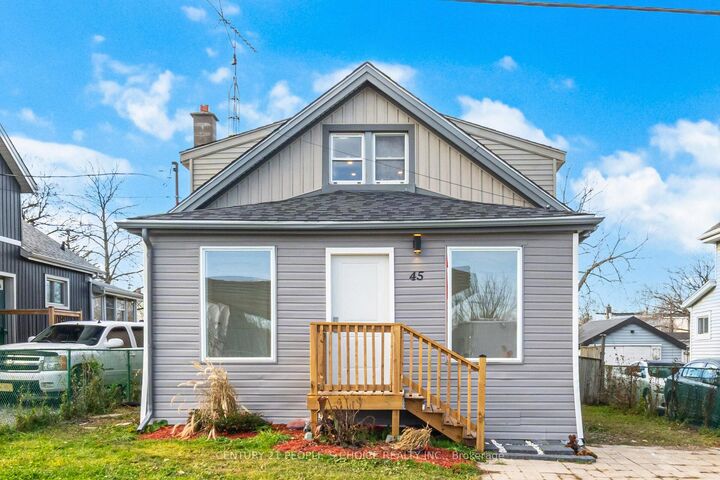 45 Wellington Street N — photo 1