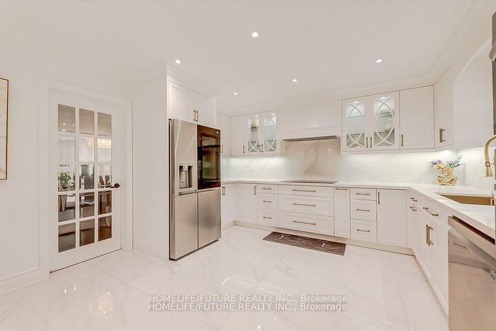 Property Photo: 27 Sugarbush Square ON M1C 3M6