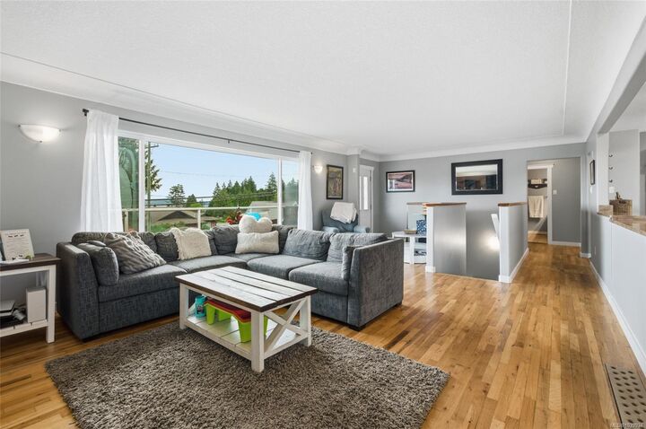 Property Photo: 430 Davis Rd BC V9G 1V5