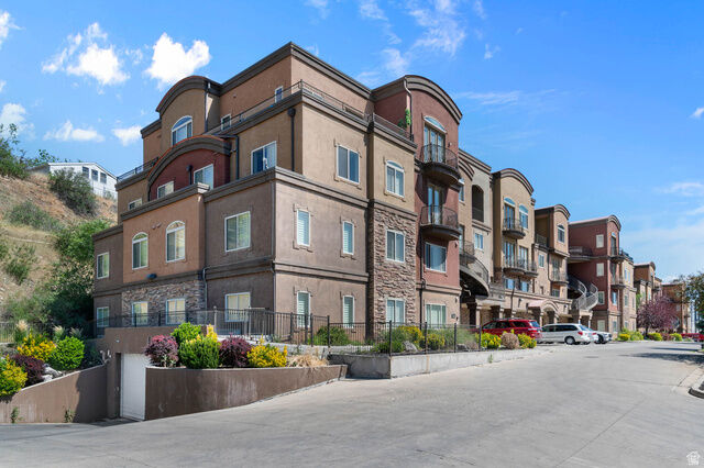 Property Photo: 5198 N University Ave 401 UT 84604