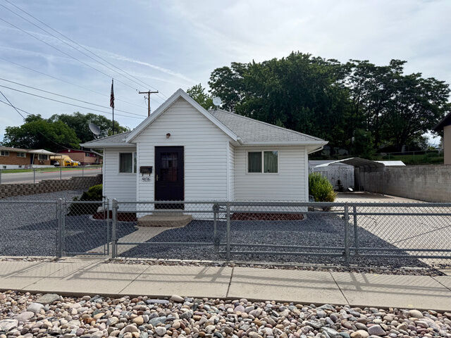 Property Photo: 4806 S 2500 W UT 84067